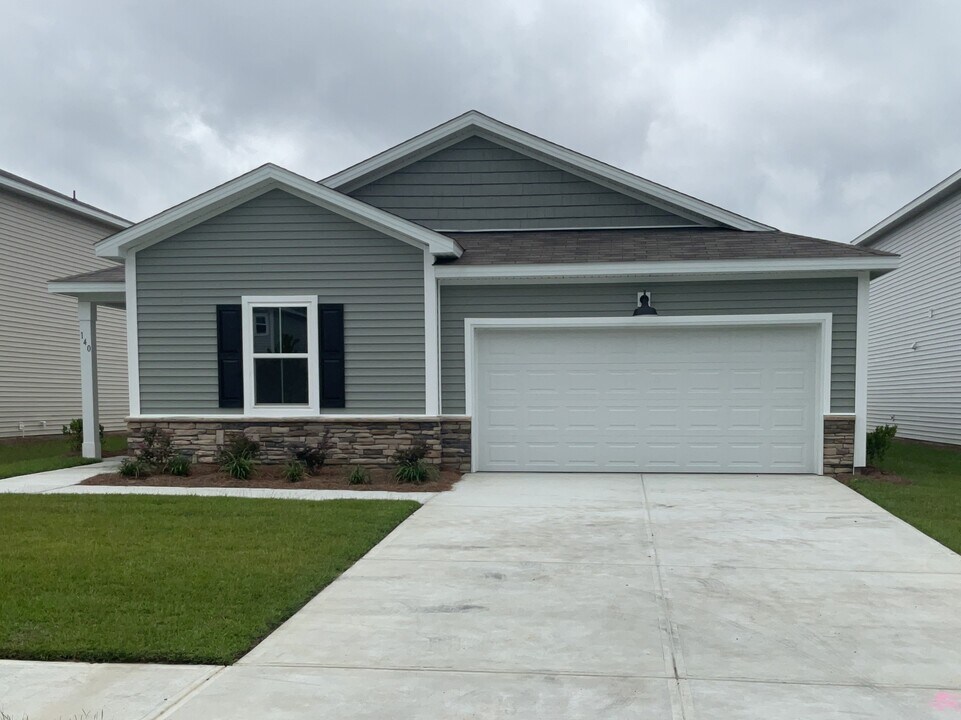 140 Firefly Cir in Savannah, GA - Building Photo