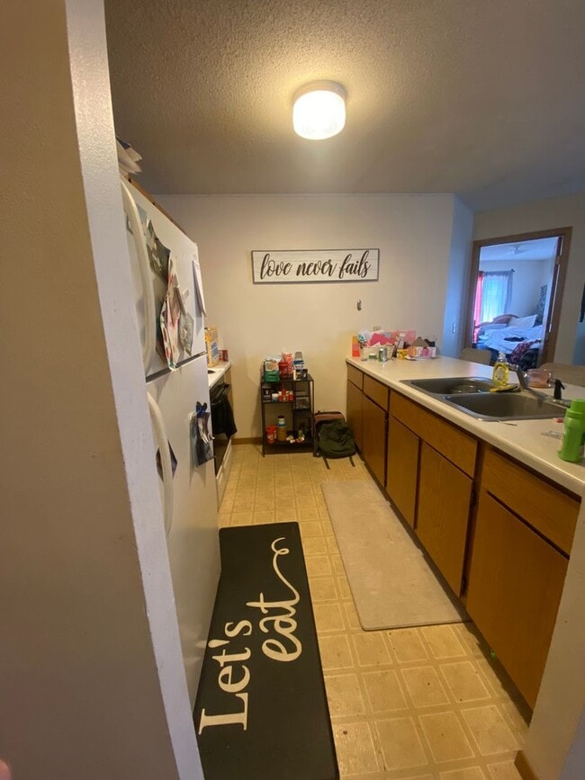 property at 33 W Minnesota St