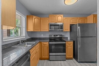120 Sparrow Dr in Royal Palm Beach, FL - Building Photo - Building Photo