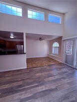 9325 W Desert Inn Rd in Las Vegas, NV - Building Photo