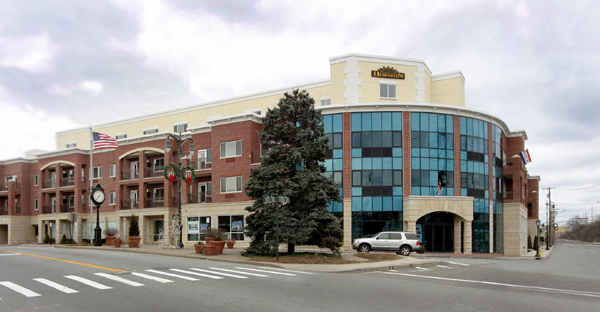 Horizon Of Westbury in Westbury, NY - Building Photo - Building Photo