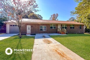 1677 Pheasant Dr in Jonesboro, GA - Building Photo