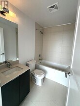 25-925 Holly St in Toronto, ON - Building Photo - Building Photo
