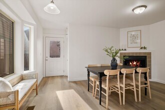 20507 Brentwood Ave in Bend, OR - Building Photo - Building Photo