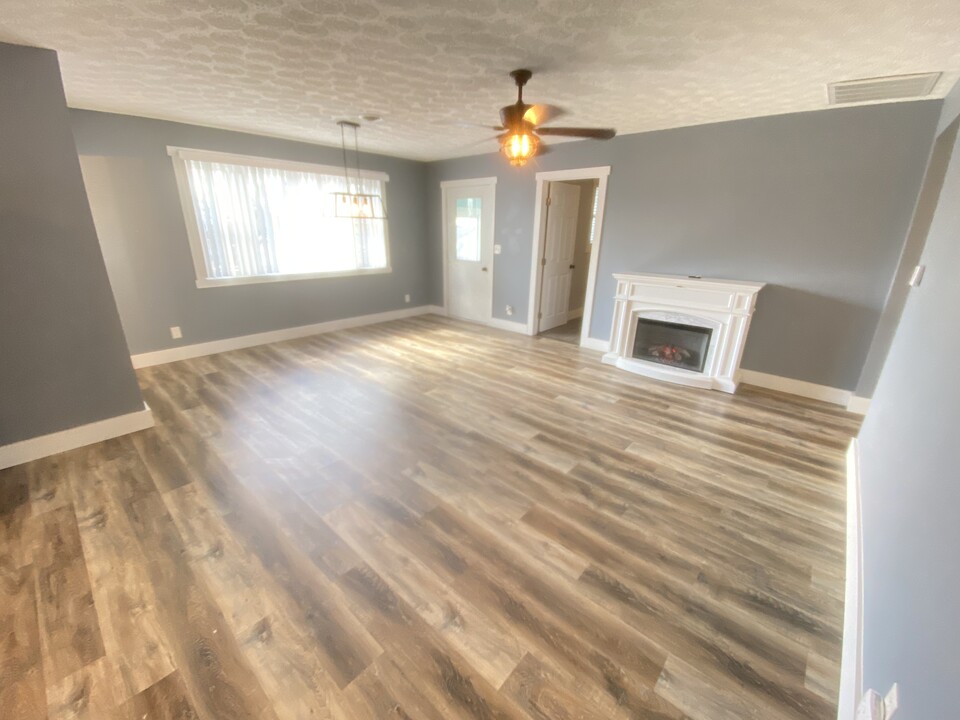 11203 Houser Dr in Lakeview, OH - Foto de edificio