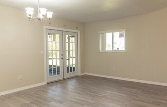 18 Pine Crest Ln in Palm Coast, FL - Building Photo - Building Photo