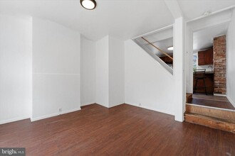 525 Morse St in Philadelphia, PA - Building Photo - Building Photo