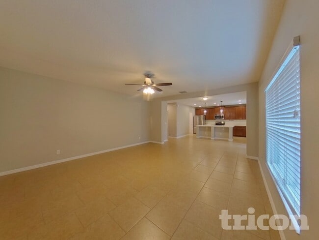 9716 Kinmore Dr in Groveland, FL - Foto de edificio - Building Photo