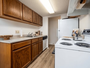 Tanglewood Apartments in Erie, PA - Building Photo - Building Photo