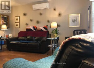 547 Kingston Rd in Toronto, ON - Building Photo - Building Photo