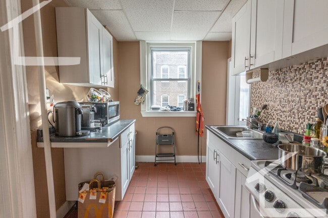 21 Park Vale Ave, Unit 1 in Boston, MA - Foto de edificio - Building Photo