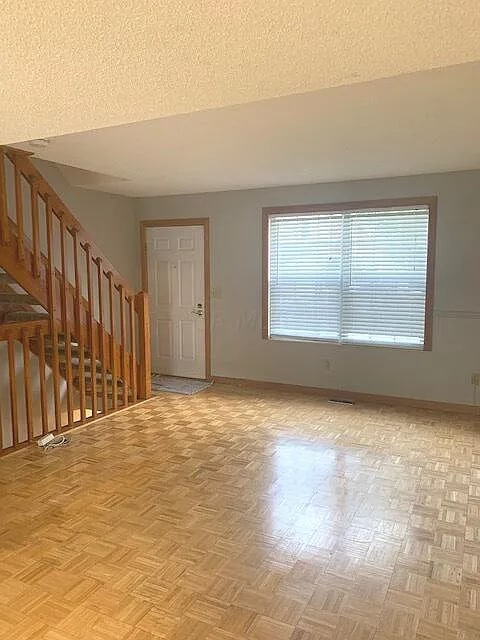 5125 Singleton Dr in Hilliard, OH - Foto de edificio - Building Photo