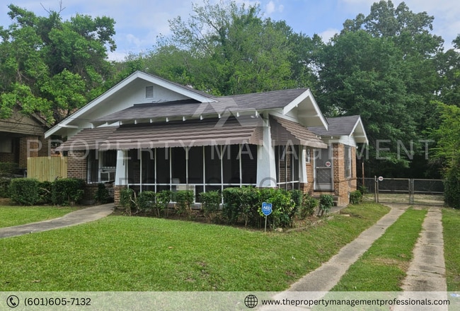 2308 St Charles St in Jackson, MS - Building Photo - Building Photo