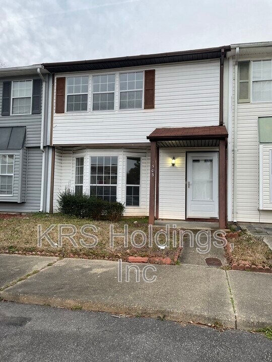 1503 Garland Way in Virginia Beach, VA - Building Photo