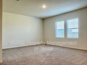 203 Stonebrook Dr in Hutto, TX - Building Photo - Building Photo