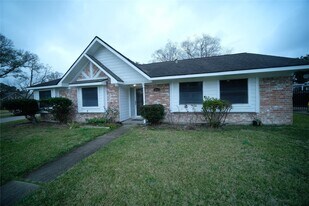 12618 Bexley Dr in Houston, TX - Building Photo