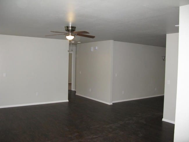 11639 Royal Coach Dr in Yukon, OK - Building Photo - Building Photo