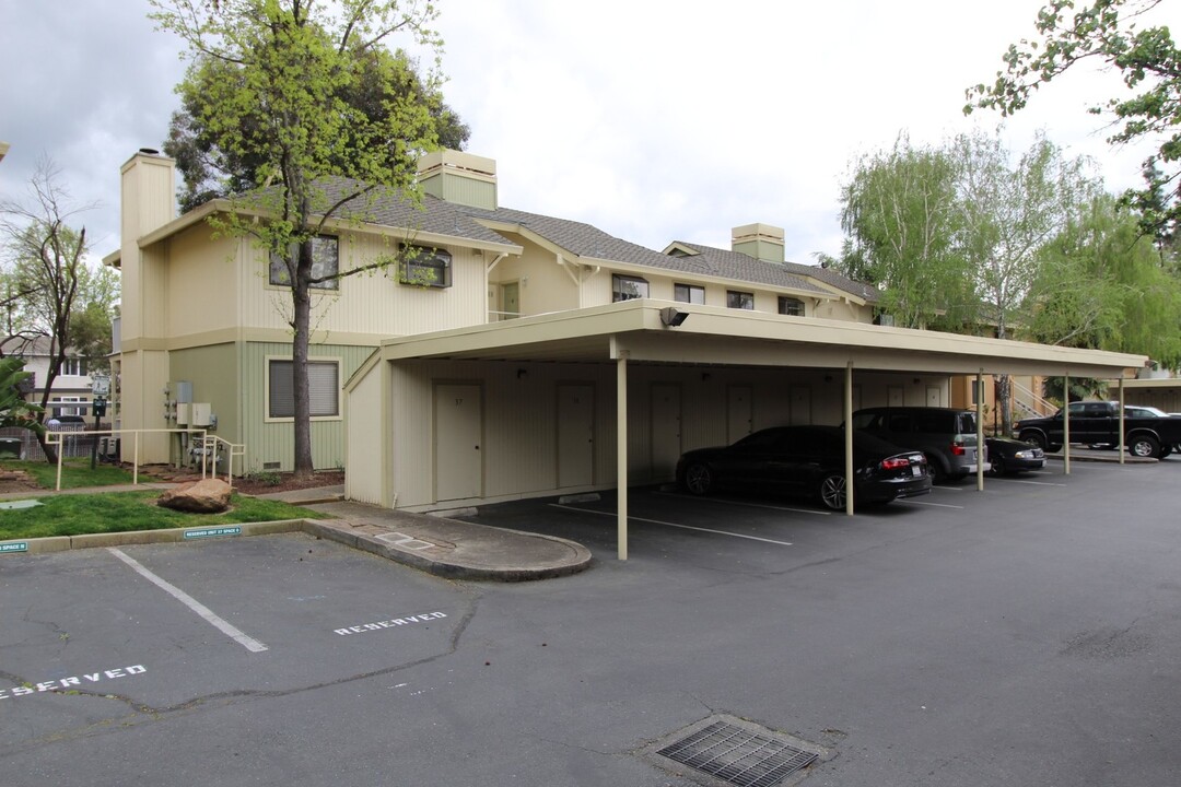 2827 Monument Blvd in Concord, CA - Building Photo