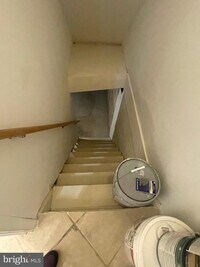 725 E Biddle St photo'