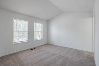 Greens at Stonecreek in Lithonia, GA - Building Photo - Interior Photo