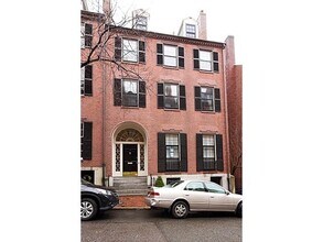14 Chestnut St, Unit 4 in Boston, MA - Building Photo - Building Photo