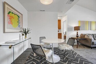 222 N Calle El Segundo in Palm Springs, CA - Building Photo - Building Photo