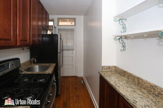 549 W Surf, Unit M04B in Chicago, IL - Building Photo - Building Photo
