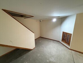 3238 Gresham Ln E in Aurora, IL - Foto de edificio - Building Photo