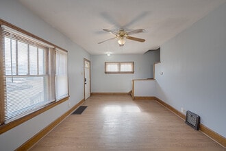 2308 Fremont St in Rockford, IL - Building Photo - Building Photo