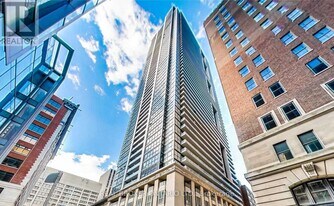 70 Temperance St in Toronto, ON - Building Photo