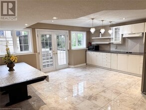 264 Diiorio Cir in Hamilton, ON - Building Photo - Building Photo