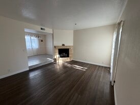 13522 Glenoaks Blvd, Unit 6 in Sylmar, CA - Building Photo