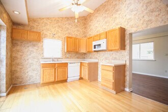 6910 Brint Rd in Sylvania, OH - Building Photo - Building Photo