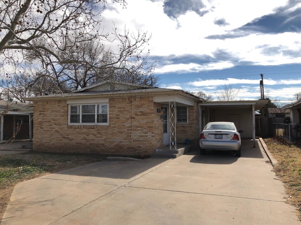 4407 31st St in Lubbock, TX - Building Photo