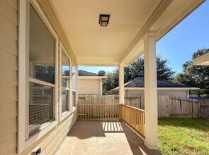 114 W Montfair Blvd in The Woodlands, TX - Foto de edificio - Building Photo