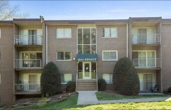 1604 Renate Dr, Unit T2 in Woodbridge, VA - Building Photo - Building Photo