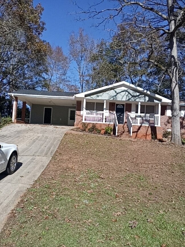 6148 Hillpine Dr in Douglasville, GA - Building Photo - Building Photo