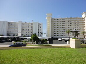 200 The Esplanade S in Venice, FL - Building Photo - Building Photo