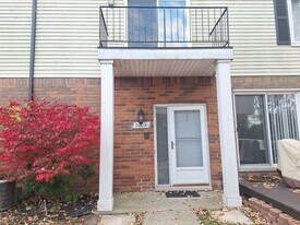 50031 S Benny Ct in Chesterfield, MI - Building Photo