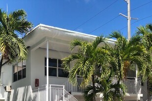 245 79th St in Miami Beach, FL - Building Photo