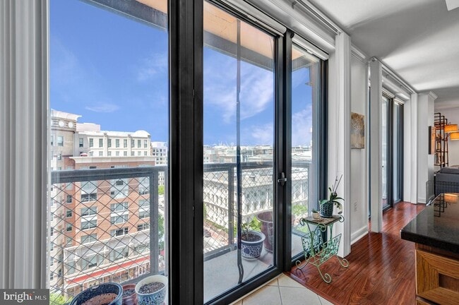 property at 616 E St NW