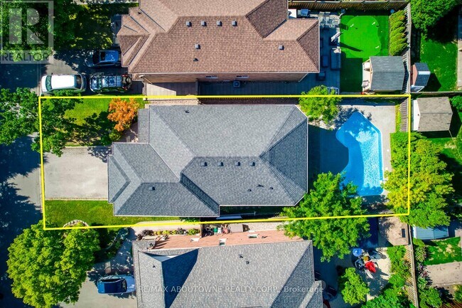 2491 Logan Ave in Oakville, ON - Building Photo - Building Photo