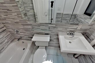 382 E 10th St in New York, NY - Building Photo - Building Photo