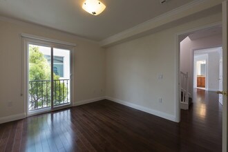 Franklin Townhomes in Santa Monica, CA - Building Photo - Building Photo