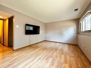 2327 Eagle Dr in Loveland, CO - Building Photo - Building Photo