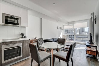 199 Slater St. in Ottawa, ON - Building Photo - Building Photo