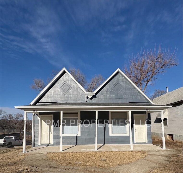 1801-1803 Mitchell Ave in St. Joseph, MO - Building Photo