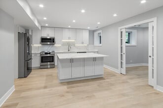 935 W Winona St, Unit GDN in Chicago, IL - Building Photo - Building Photo