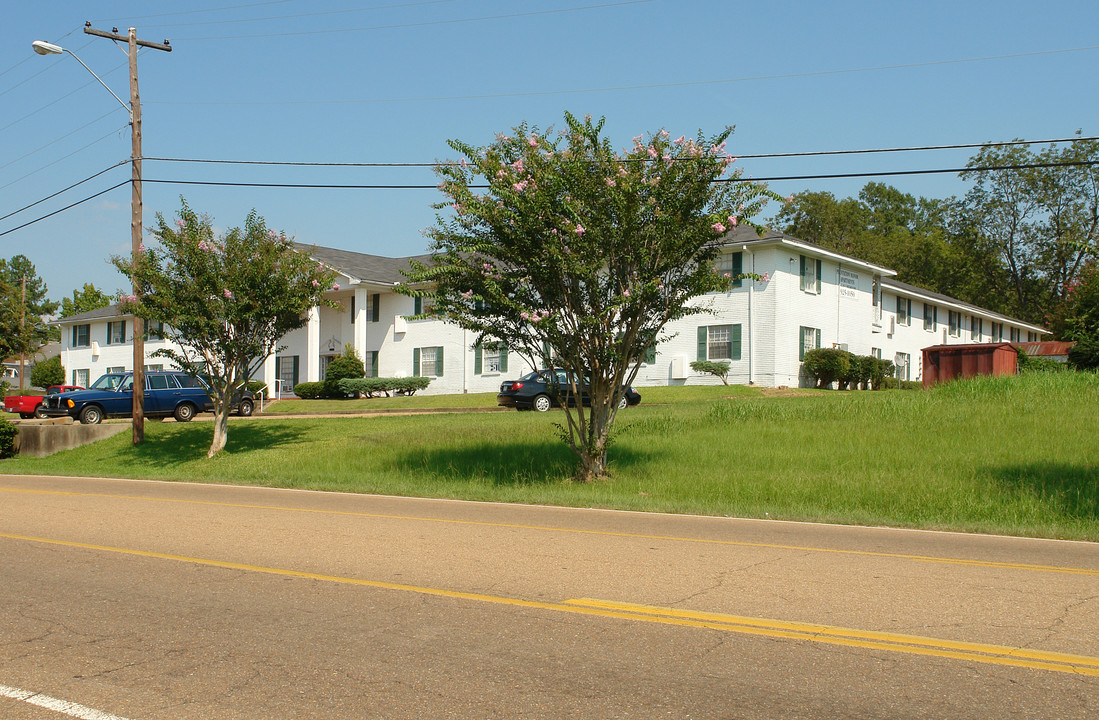 Plantation Manor Apartments in Clinton, MS - Foto de edificio