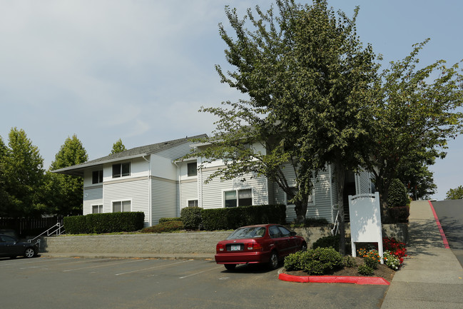 Trailside Apartments in Gresham, OR - Foto de edificio - Building Photo